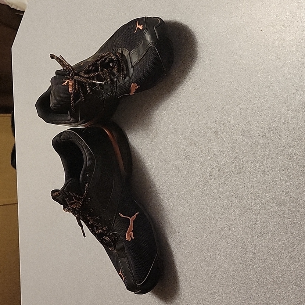 Women's Pumas